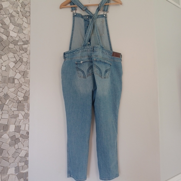 Hollister Denim Boyfriend Overalls Womens Large 36"X 24" Thrashed Jeans - Picture 4 of 11